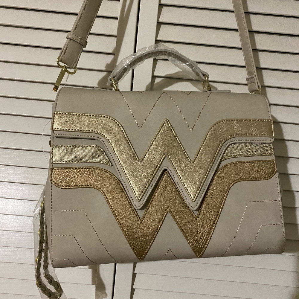 Loungefly Wonder Woman Crossbody